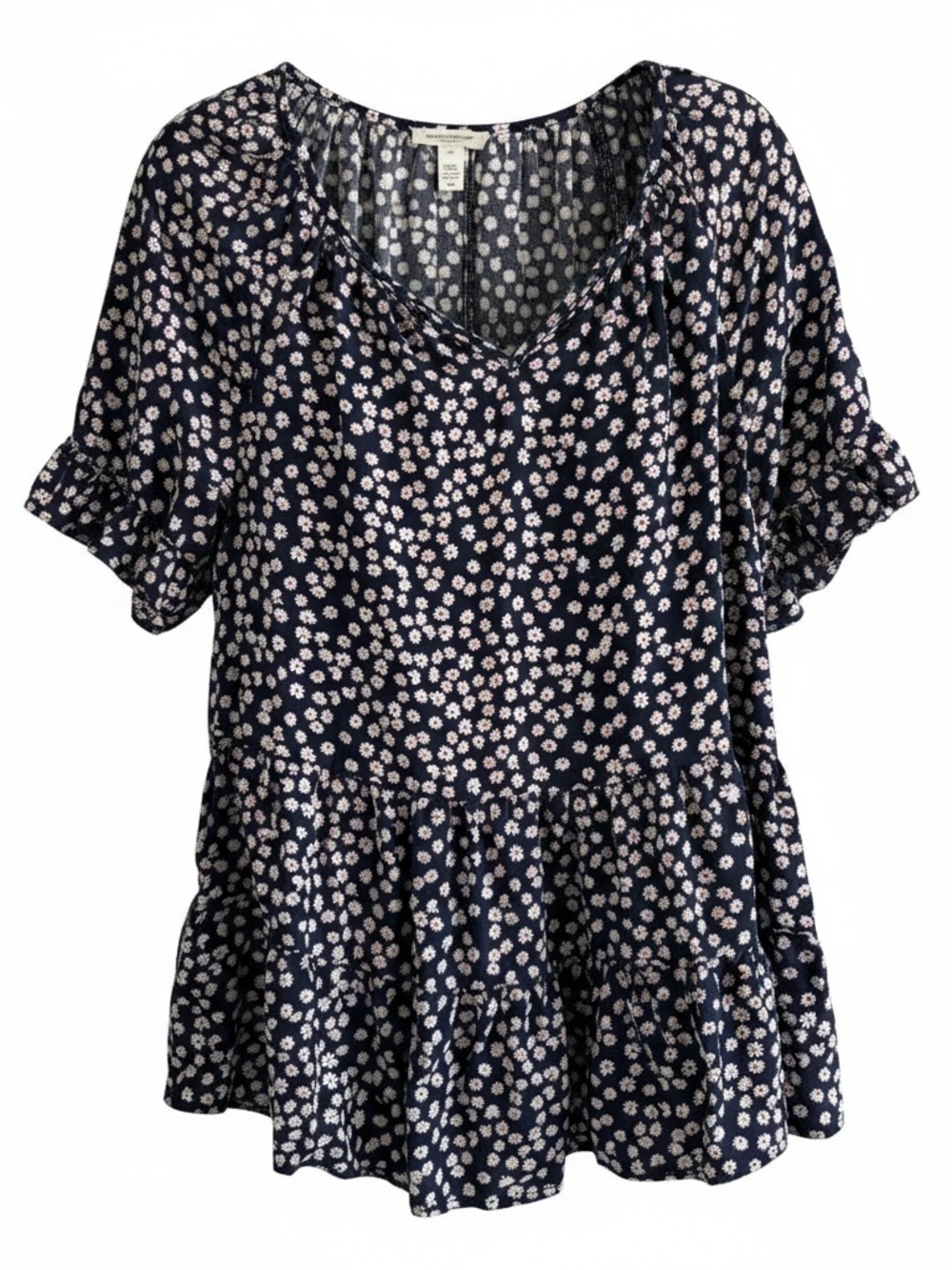 beachlunchlounge Navy & White  Textured blouse, very flattering!